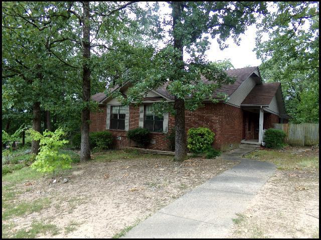 14 Woodlore Cir - Photo 3 of 10