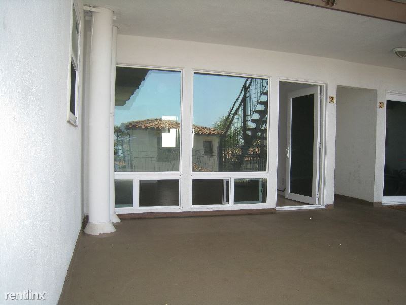 111 S Alameda Ln - Photo 2 of 6