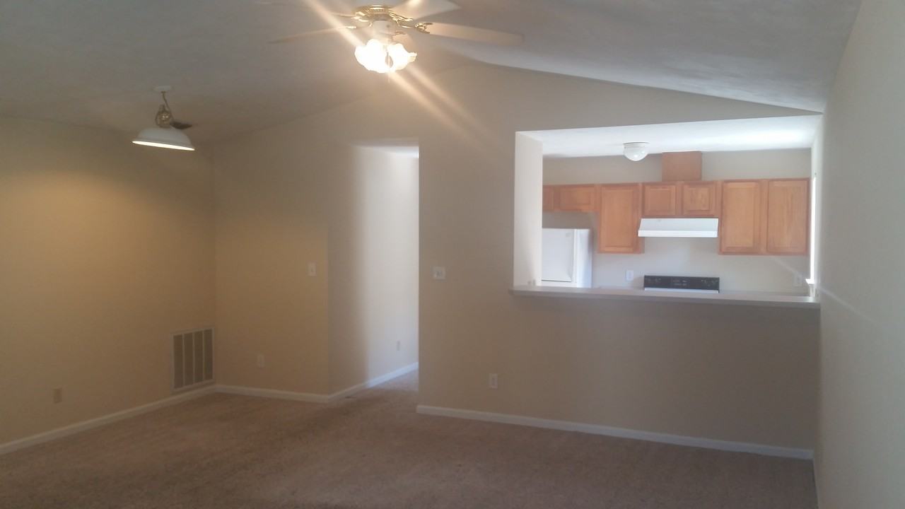 2131 Wesley Ct - Photo 3 of 12