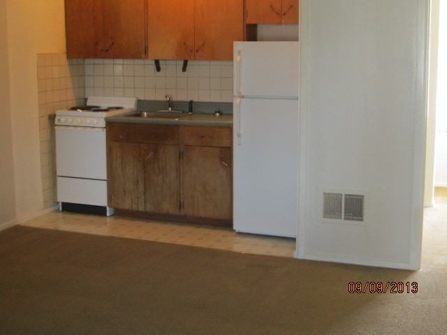 1050 Holcomb Ave - Photo 3 of 10