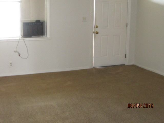 1050 Holcomb Ave - Photo 2 of 10