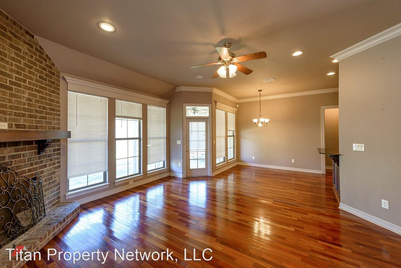 3903 Le Brooke Ln - Photo 2 of 16