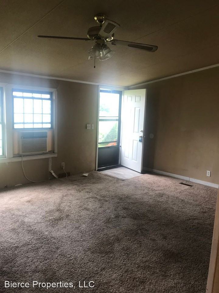 111 E 5 - Photo 3 of 6