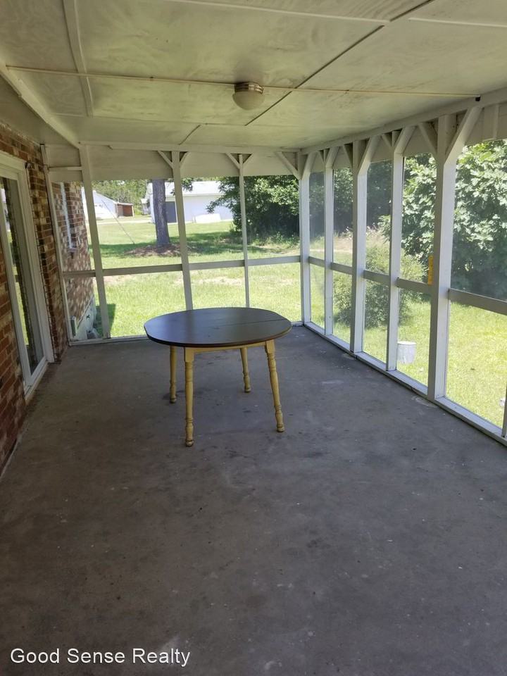 1785 Edgefield Rd - Photo 3 of 12