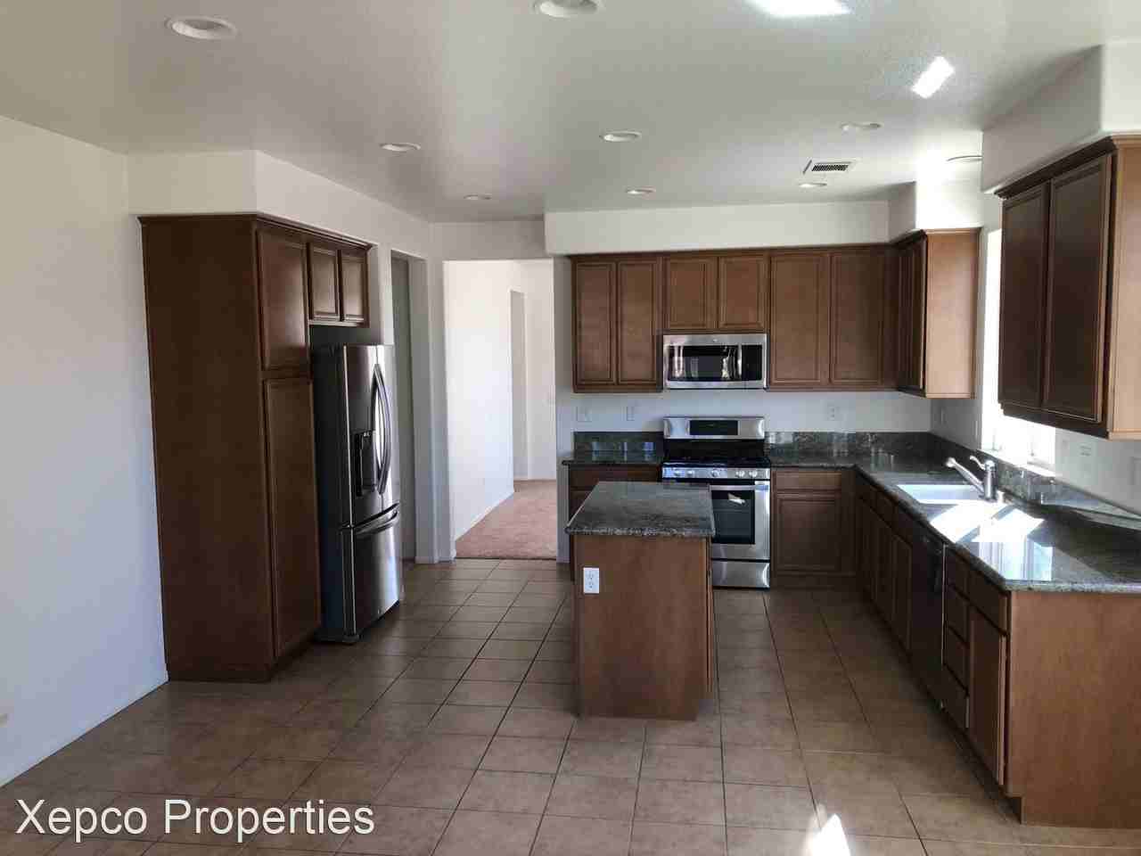 37245 Wakefield St - Photo 3 of 6