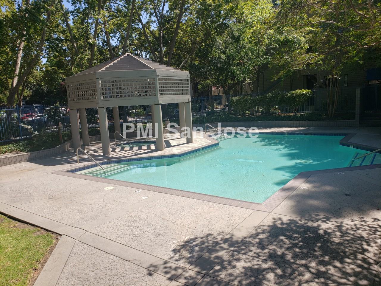 1055 Foxchase Dr - Photo 2 of 15