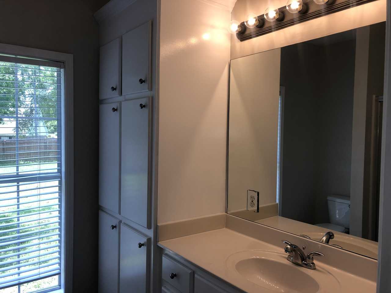 1212 N 31st Ave - Photo 3 of 9