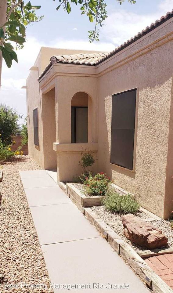 327 Serenity Ct Se - Photo 2 of 10