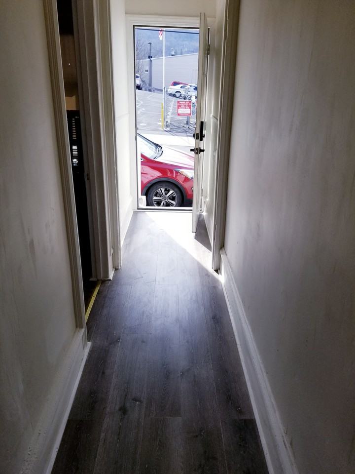 920 West Race Street - Photo 2 of 20