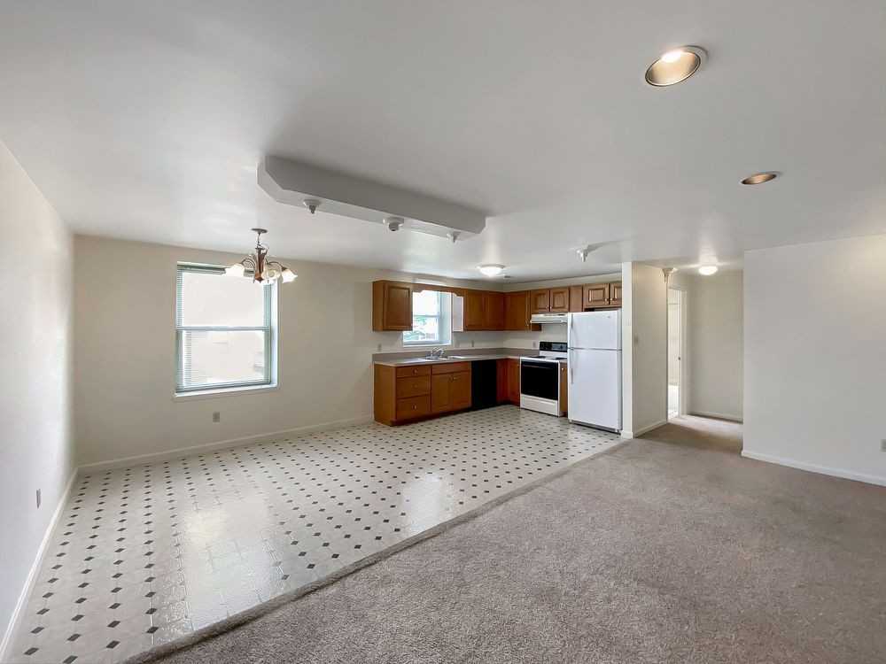 326 E Church St - Photo 3 of 14