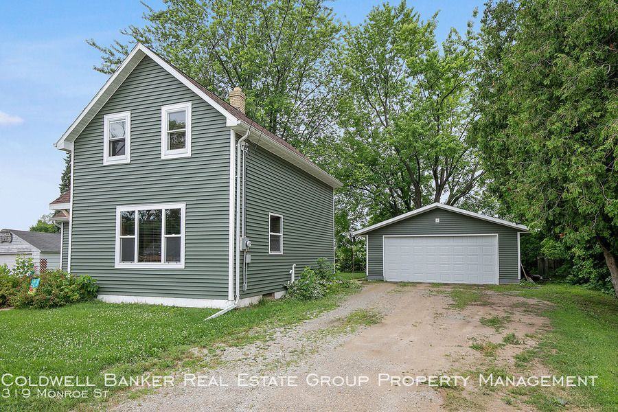 319 Monroe St - Photo 3 of 14