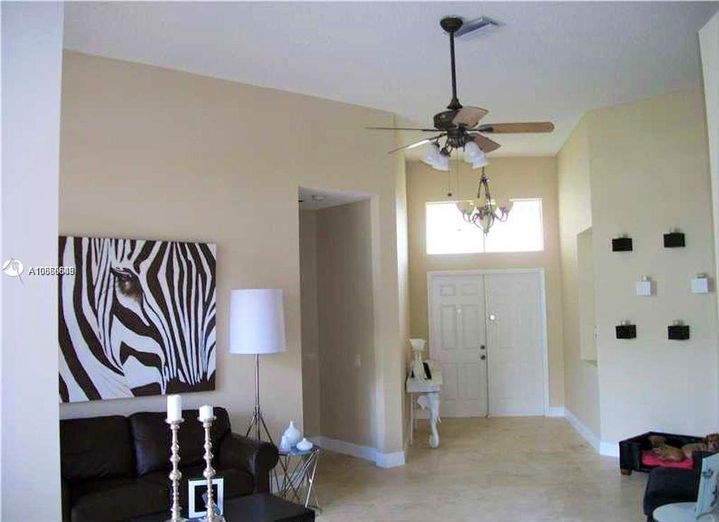 1290 Camellia Lane - Photo 3 of 10