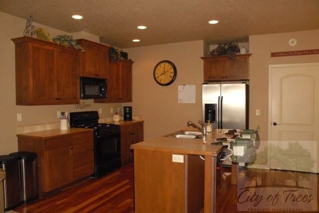 2145 South Amy Avenue - Photo 3 of 9