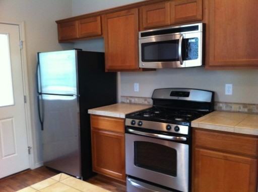 800 NE 115th Cir - Photo 3 of 9