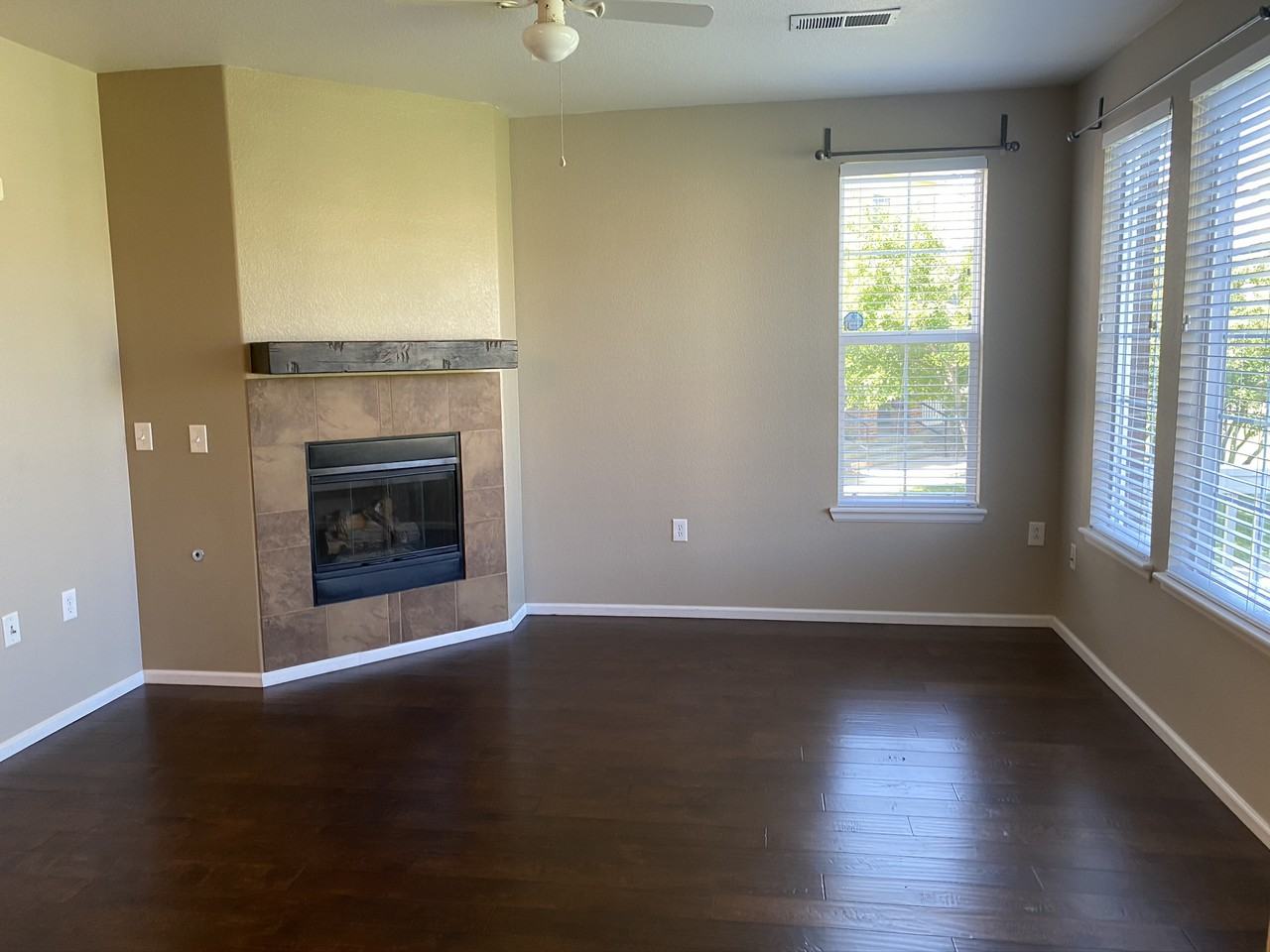7293 S Laredo St - Photo 3 of 35