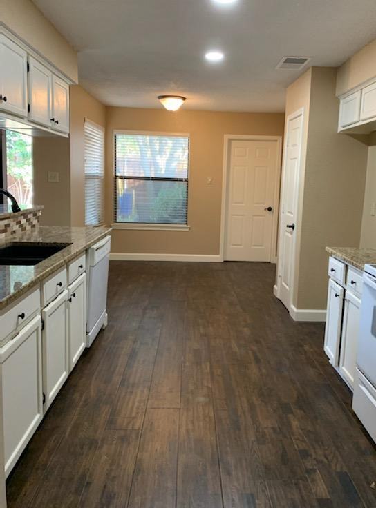 661 Phillips Dr - Photo 3 of 11