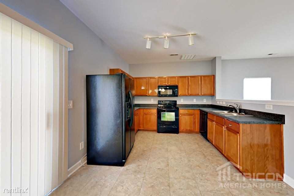 956 Willow Creek Dr - Photo 2 of 31