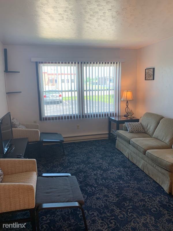 100 Second St 4 - Photo 2 of 6