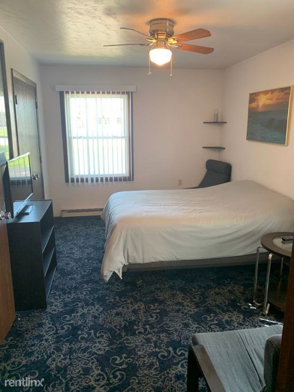 100 Second St 4 - Photo 3 of 6