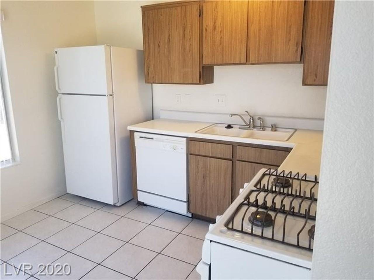 4474 Bramblewood St - Photo 3 of 10