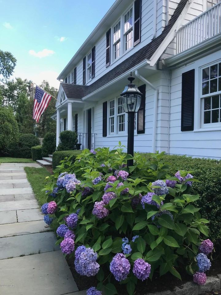 4 Sunset Rd - Photo 3 of 22