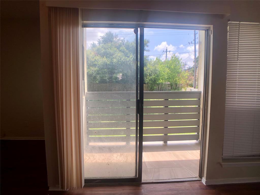 11037 Albury Dr - Photo 2 of 19