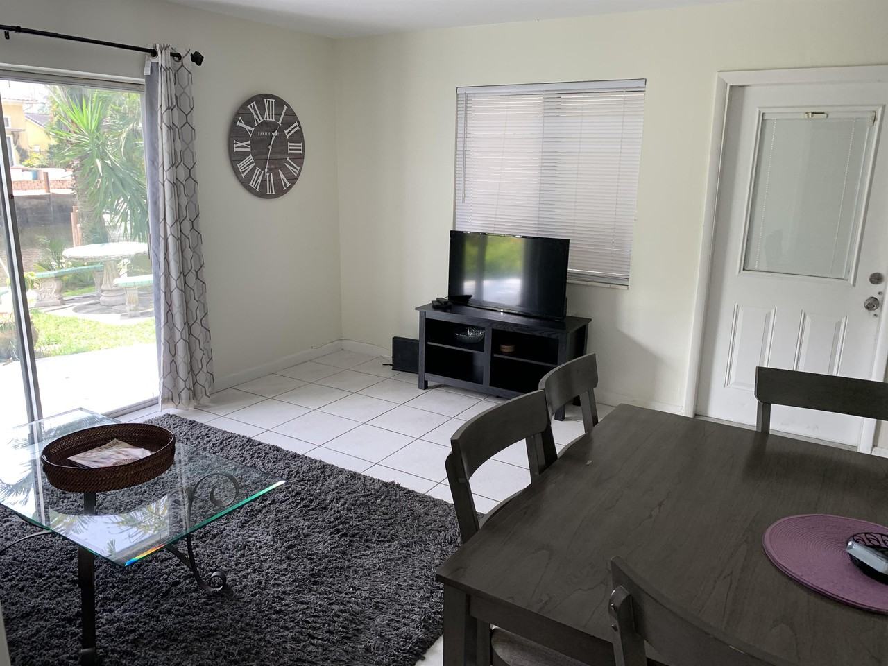 3860 3860 Northeast 23rd Avenue - 1 - Photo 2 of 5