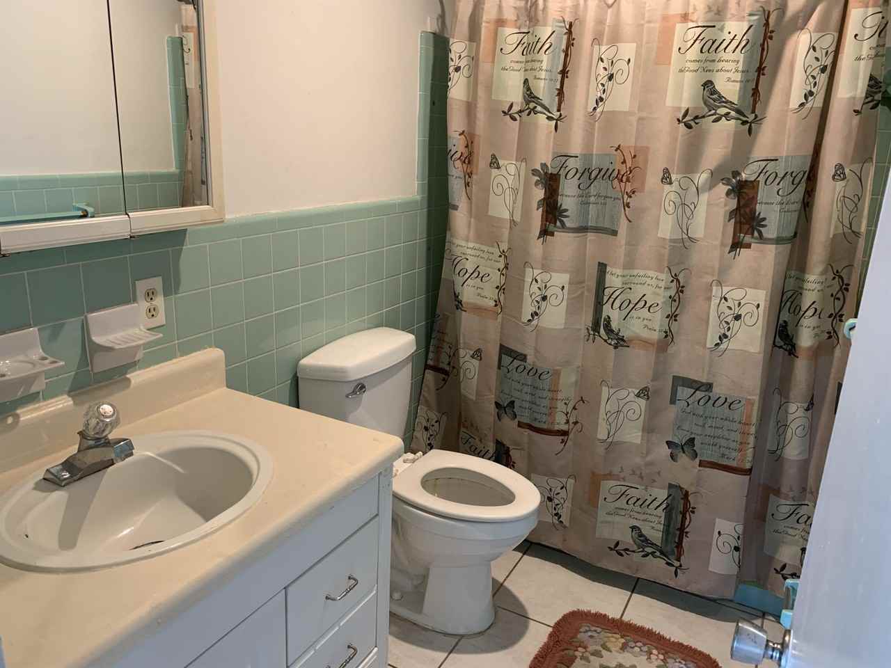 3860 3860 Northeast 23rd Avenue - 1 - Photo 3 of 5