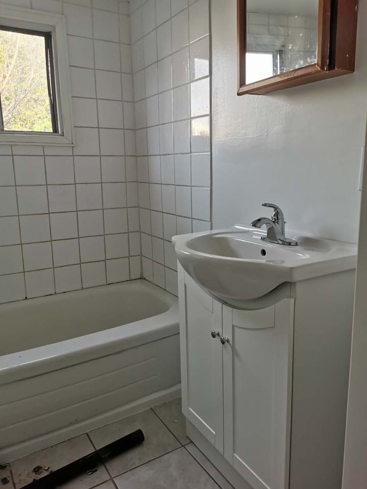 1001 Dufferin Street - Photo 3 of 8