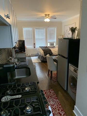 646 W Roscoe St #2S - Photo 3 of 6