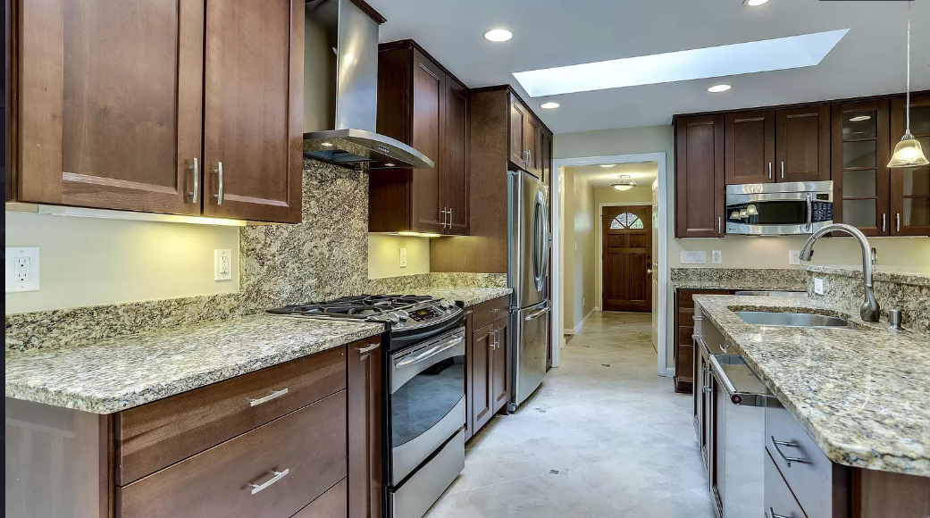 4894 Williamsburg Boulevard - Photo 2 of 4