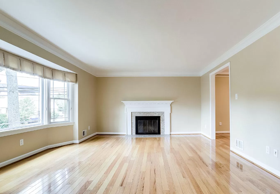 4894 Williamsburg Boulevard - Photo 3 of 4
