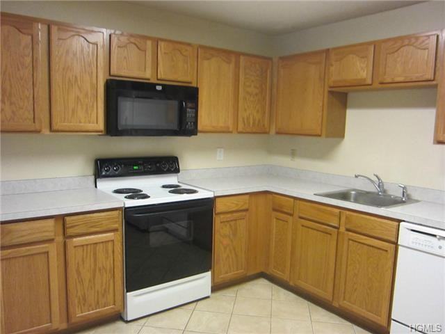 38 Sparrow Ridge Rd - Photo 3 of 24