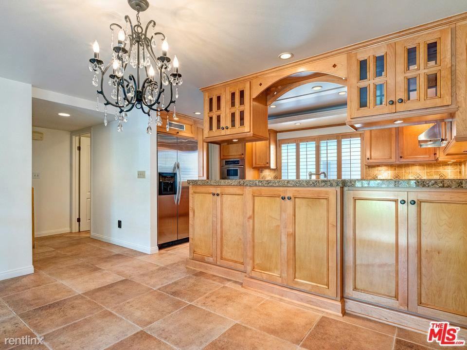 13240 Fiji Way #F - Photo 3 of 10