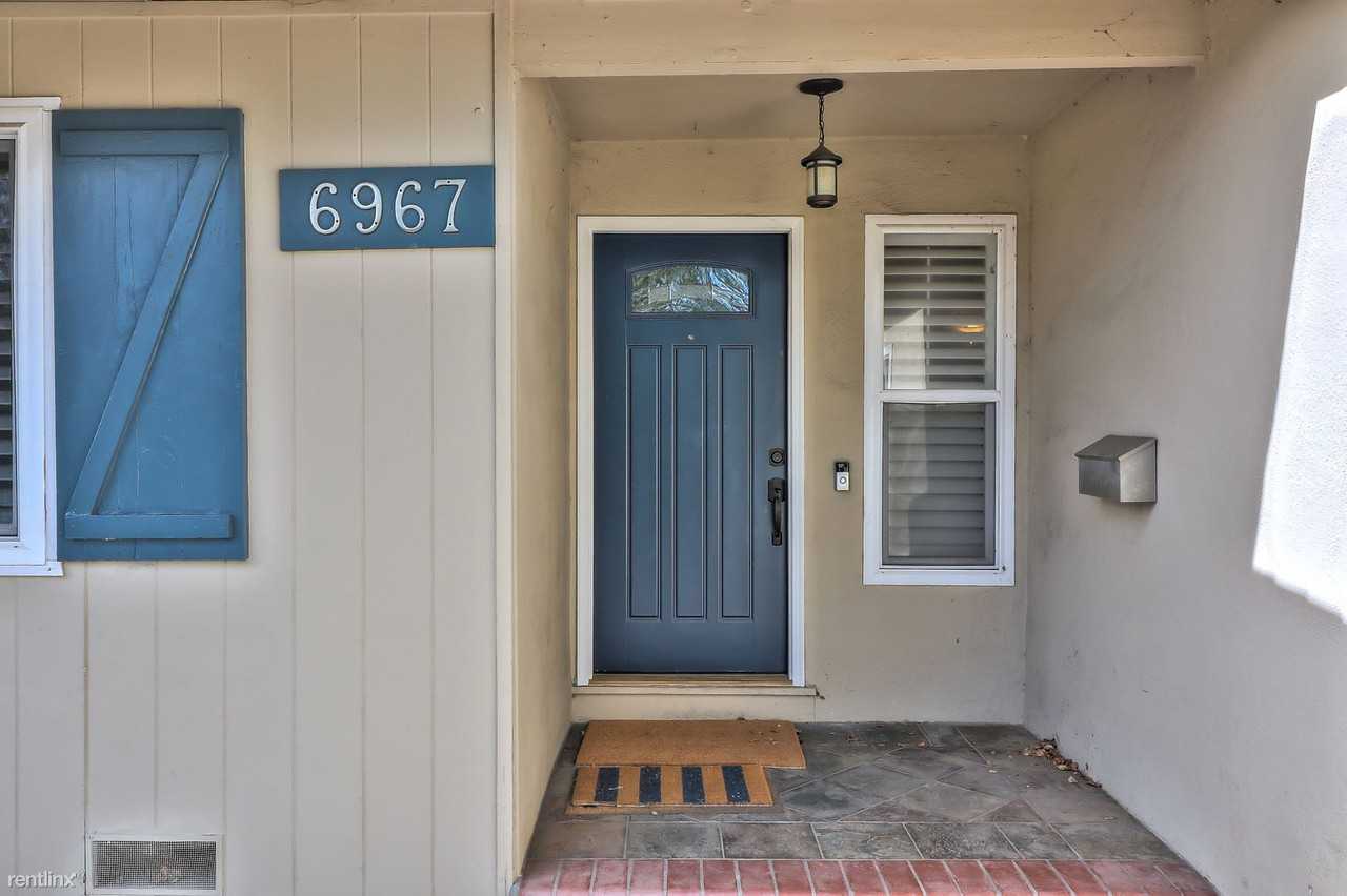 6967 Blue Hill Dr - Photo 2 of 14