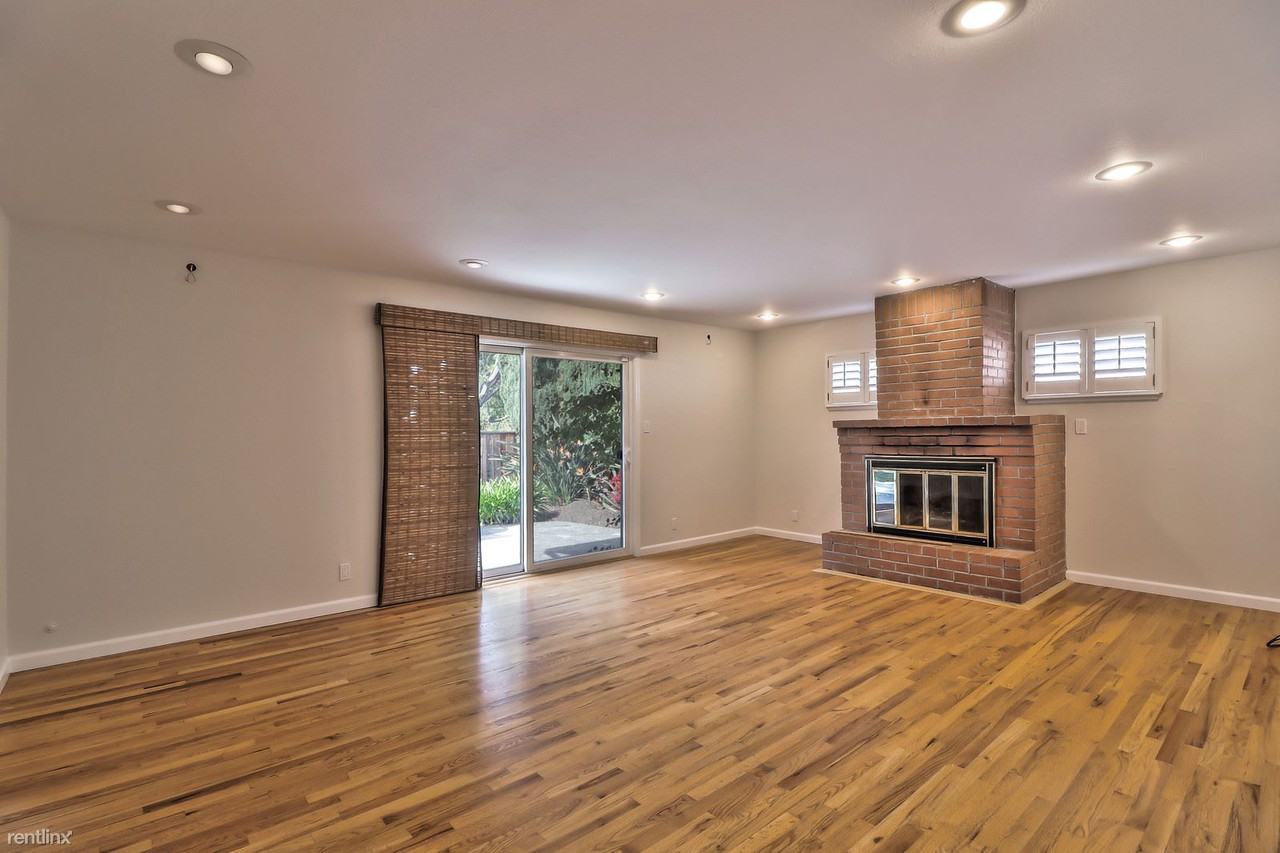 6967 Blue Hill Dr - Photo 3 of 14