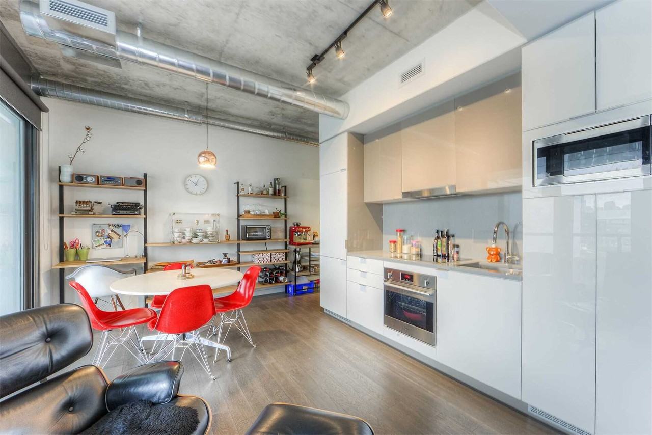 170 Bayview Avenue #807