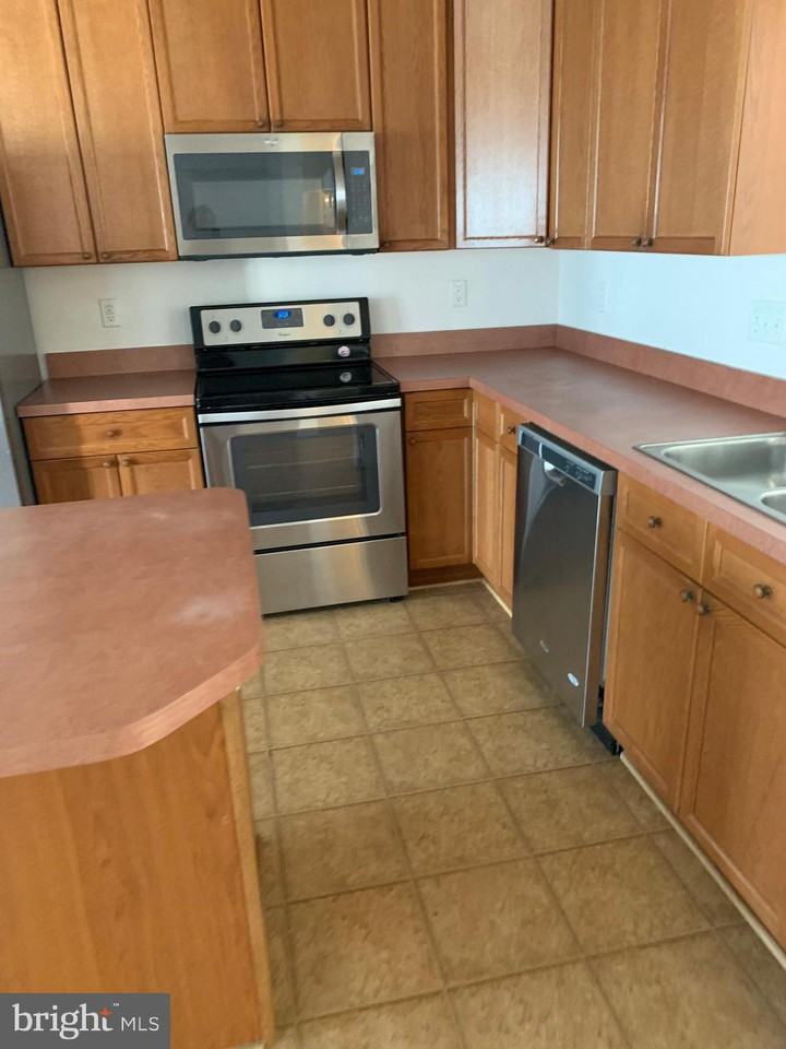 10 Desert Rose Way - Photo 3 of 19