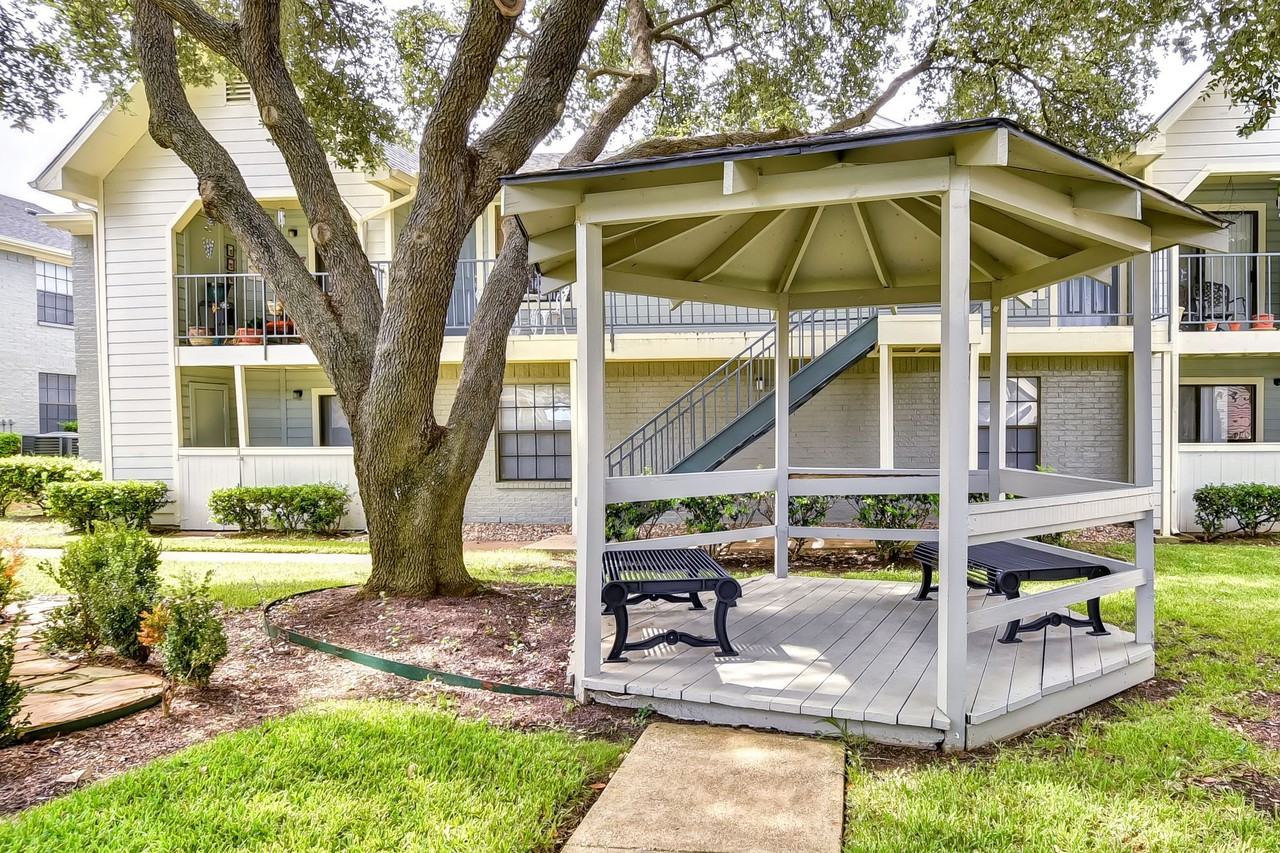 Fieldcrest Apartments - Photo 5 of 51