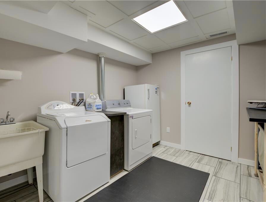 70 Glenroy Rd #17 - Photo 3 of 17