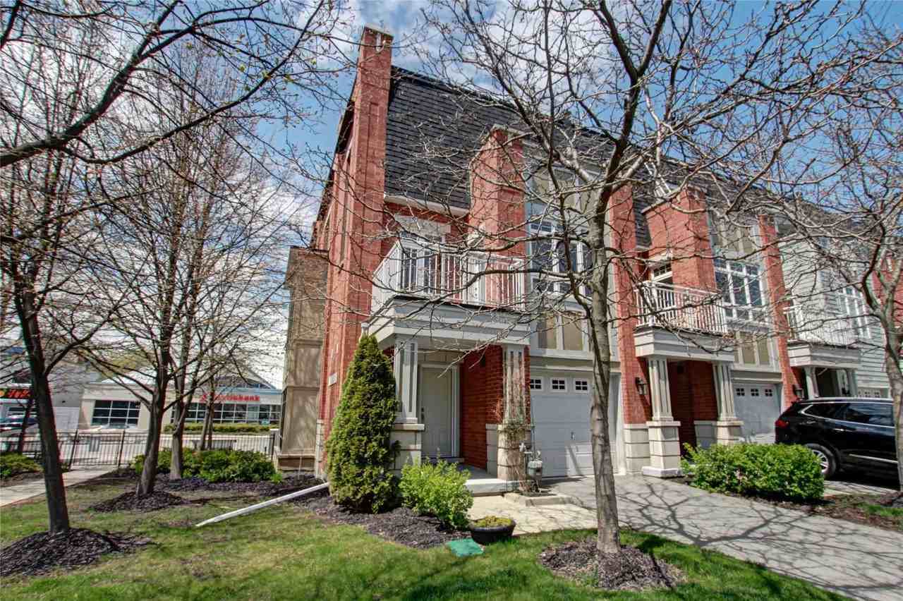 165 Lakeshore Road East, Mississauga, ON L5G 4T9 3 Bedroom Apartment