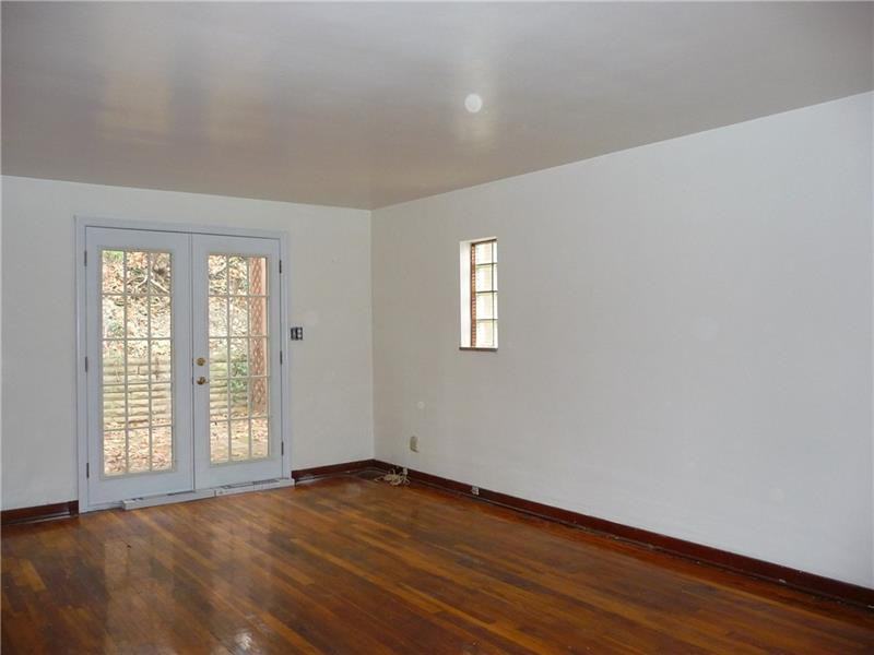 1255 Commercial St - Photo 2 of 15