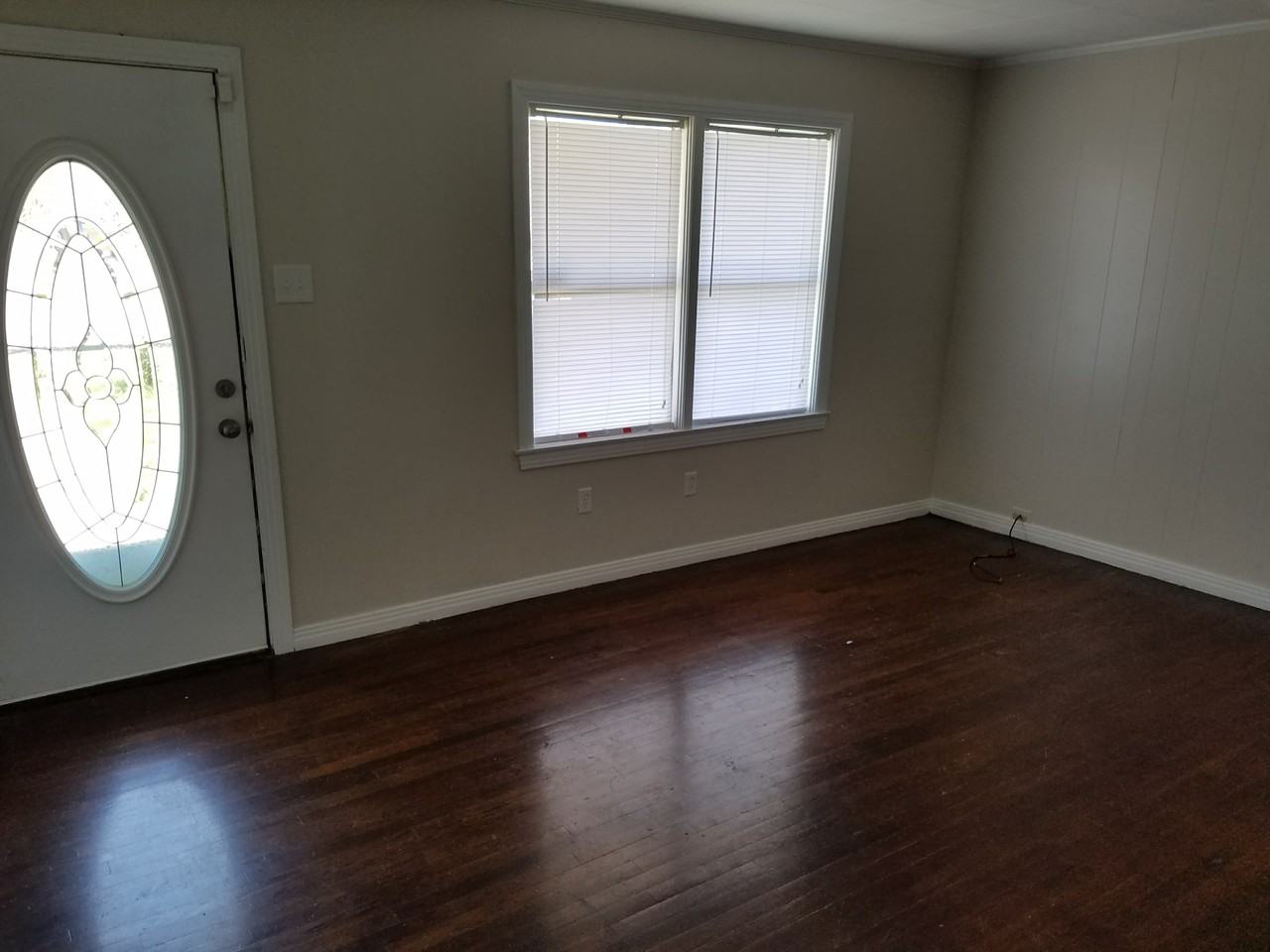 1405 Sycamore Street - Photo 2 of 9