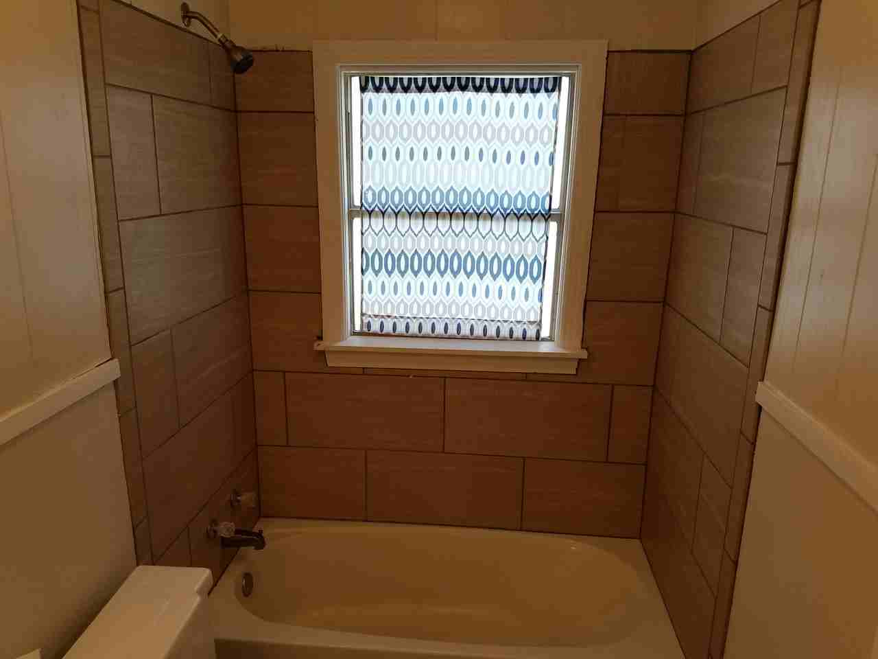 1405 Sycamore Street - Photo 6 of 9