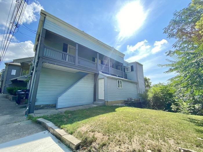 1221 Martin Drive 1 Cincinnati Oh 45202-1737 - Photo 2 of 10