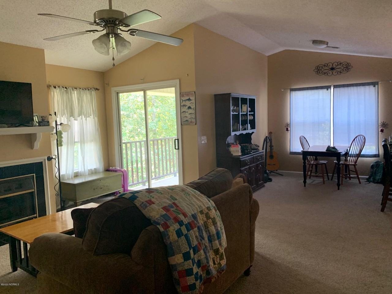 2942 Mulberry Ln - Photo 3 of 15
