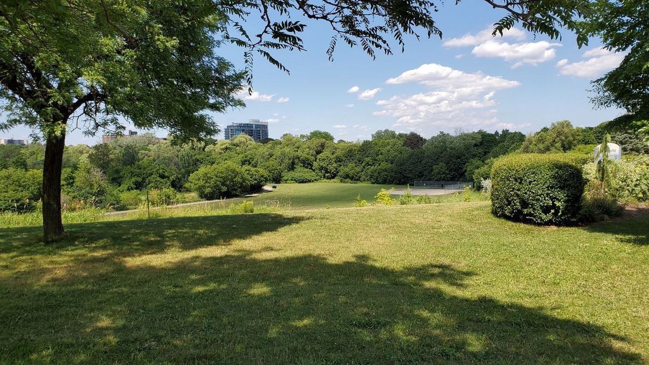 Esther Lorrie Park Apartments 61 Westhumber Blvd, Toronto, ON M9W 3M7