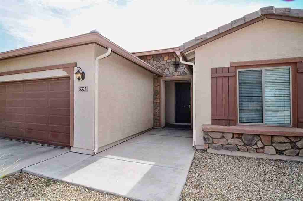 5327 W Beverly Rd - Photo 2 of 22