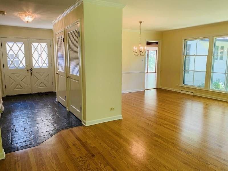 640 Grandview Ln - Photo 2 of 25