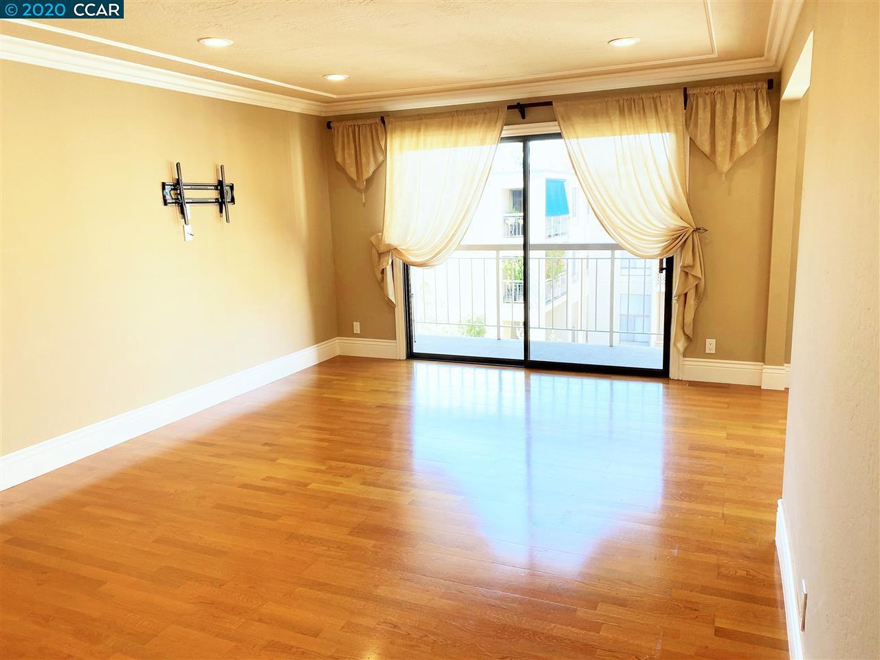 310 N Civic Dr #504 - Photo 3 of 40